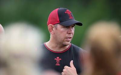 230822 - Wales Women Rugby Training Session - Wales’ head coach Ioan Cunningham during a training session against Canada ahead of their match this weekend