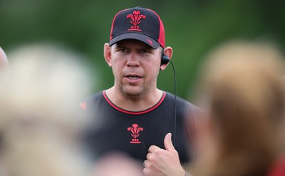 230822 - Wales Women Rugby Training Session - Wales’ head coach Ioan Cunningham during a training session against Canada ahead of their match this weekend