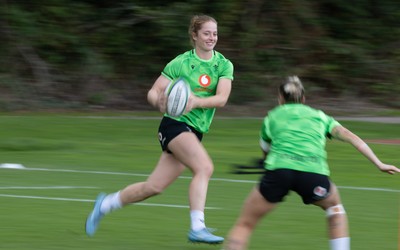 230926 Wales Women Rugby Training Session - Lisa Neumann during a training session ahead of the WXV match against the USA