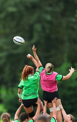 230926 Wales Women Rugby Training Session - The Wales womens squad during a training session ahead of the WXV match against the USA