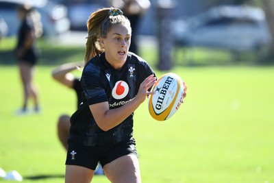 240725 - Wales Women Rugby Training at The Southport School, Southport - Hannah Dallavalle during a Wales Womens Rugby training session ahead of their first tour match against Australia