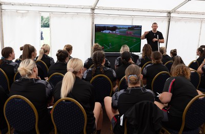 240823 - Wales Women Training session - Team meeting ahead of the training session