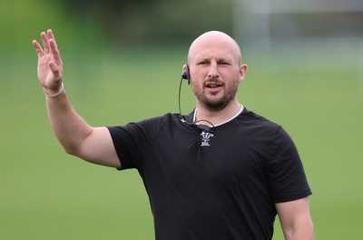 240823 - Wales Women Training session - Mike Hill during training session