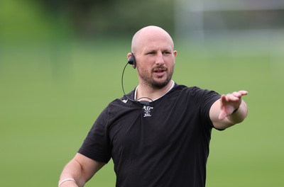 240823 - Wales Women Training session - Mike Hill during training session