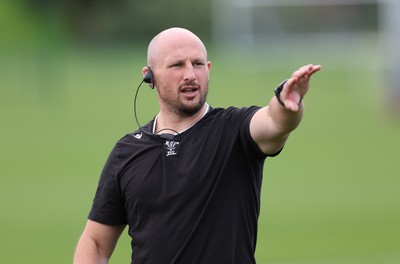 240823 - Wales Women Training session - Mike Hill during training session