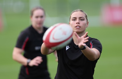 240823 - Wales Women Training session - Amelia Tutt during training session