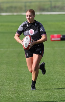 240823 - Wales Women Training session - Niamh Terry during training session