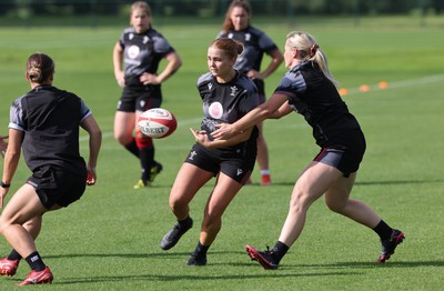 240823 - Wales Women Training session - Niamh Terry during training session