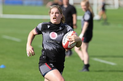 240823 - Wales Women Training session - Bethan Lewis during training session