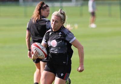 240823 - Wales Women Training session - Hannah Jones during training session