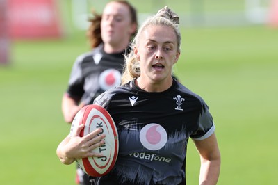 240823 - Wales Women Training session - Hannah Jones during training session