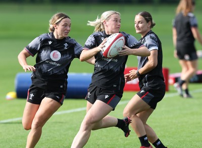 240823 - Wales Women Training session - Meg Webb during training session