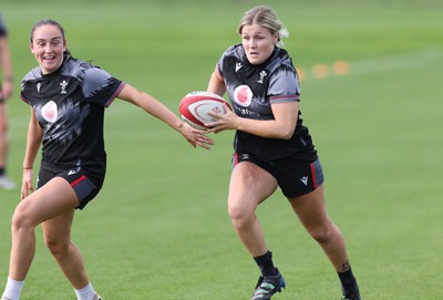 240823 - Wales Women Training session - Alex Callender during training session