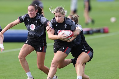 240823 - Wales Women Training session - Alex Callender during training session