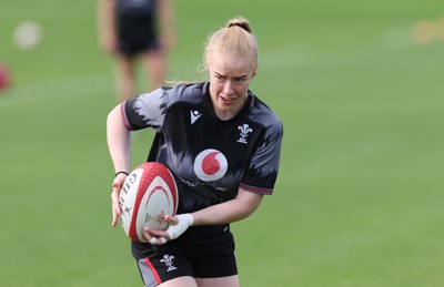 240823 - Wales Women Training session - Cath Richards during training session