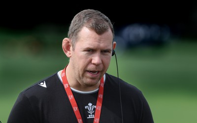 240823 - Wales Women Training session - Ioan Cunningham at the end of the training session