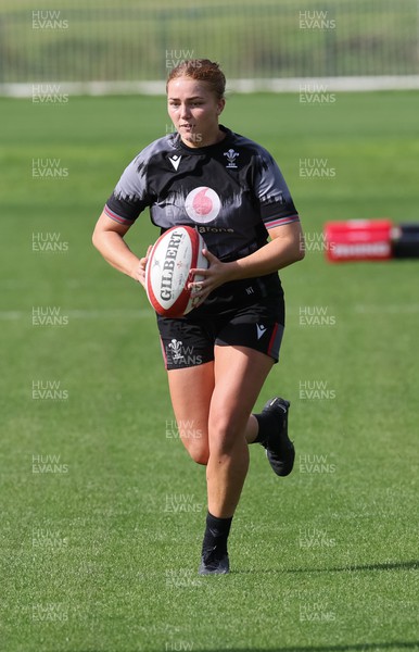 240823 - Wales Women Training session - Niamh Terry during training session