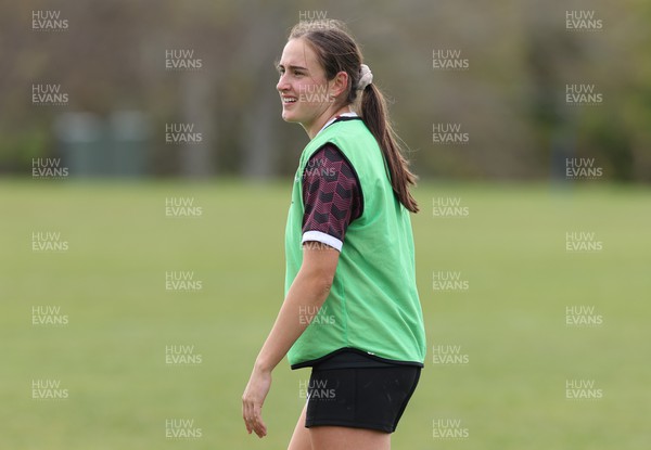 241023 - Wales Women Rugby Training Session - Nel Metcalfe during a training session ahead of their WXV1 match against New Zealand in Dunedin