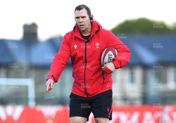 250422 - Wales Women Rugby Training - Ioan Cunningham during training