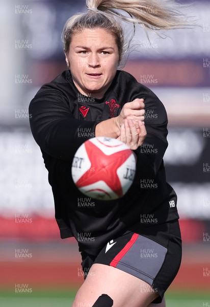250923 - Wales Women Training Camp, North Wales - Hannah Bluck during a units training session at Stadium CSM in north Wales
