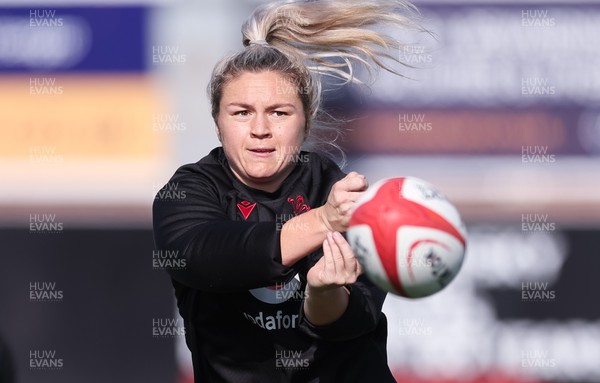 250923 - Wales Women Training Camp, North Wales - Hannah Bluck during a units training session at Stadium CSM in north Wales