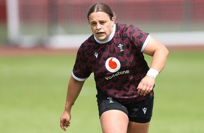 260625  Wales Women Rugby Training Session - Jenni Scoble during training ahead of the Wales matches against Australia