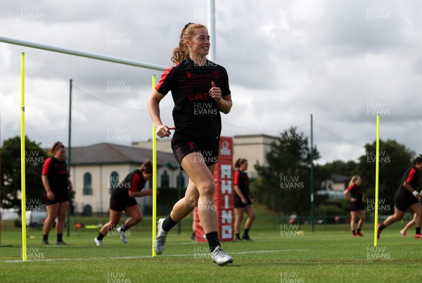 260722 - Wales Women Rugby Training - Lisa Neumann during training