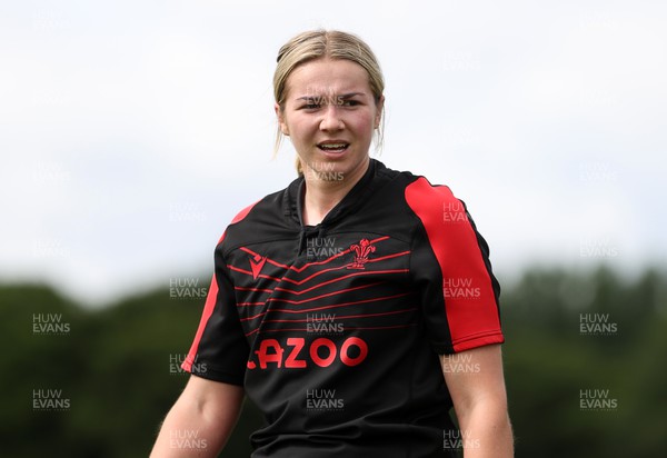 260722 - Wales Women Rugby Training - Liliana Podpadec during training