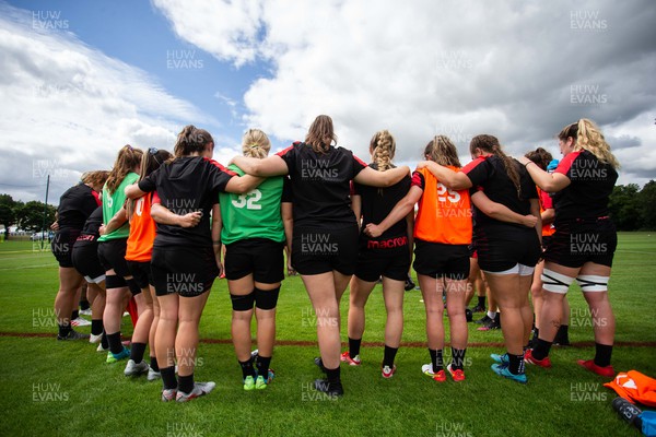 260722 - Wales Women Rugby Training - Team huddle during training