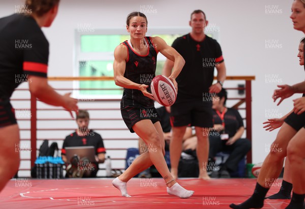 260722 - Wales Women Rugby Training - Jasmine Joyce during training