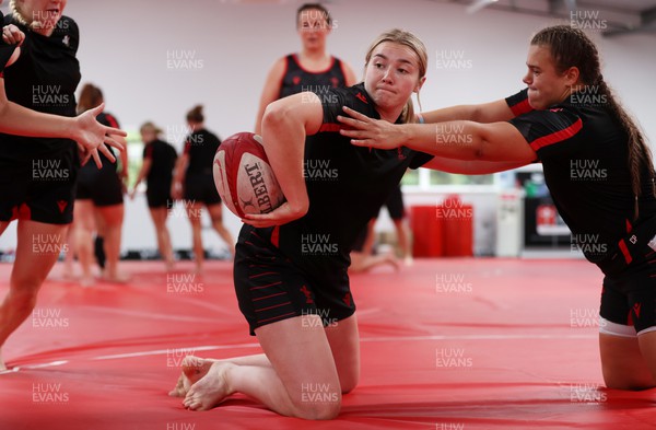 260722 - Wales Women Rugby Training - Liliana Podpadec during training