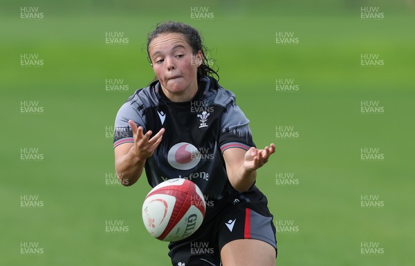 280823 - Wales Women Training Session - Megan Davies during training session