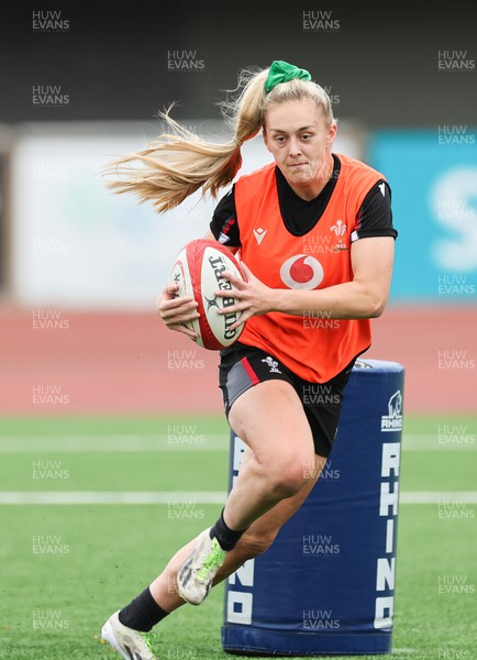 280923 - Wales Women Rugby Training Session - Hannah Jones during a training session ahead of the match against USA at Stadium CSM