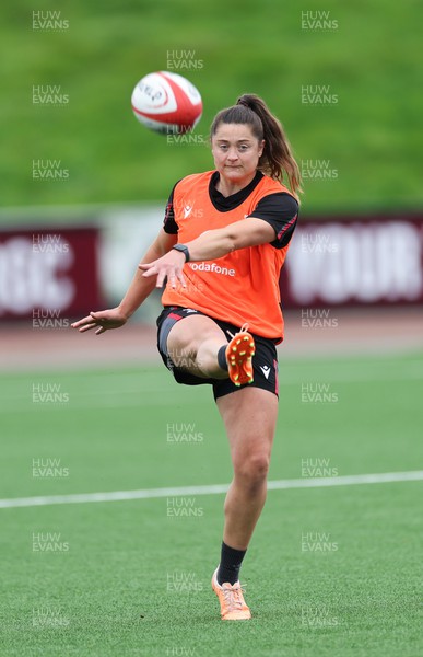 280923 - Wales Women Rugby Training Session - Robyn Wilkins during a training session ahead of the match against USA at Stadium CSM