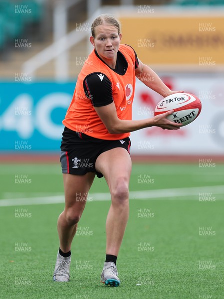 280923 - Wales Women Rugby Training Session - Carys Cox during a training session ahead of the match against USA at Stadium CSM