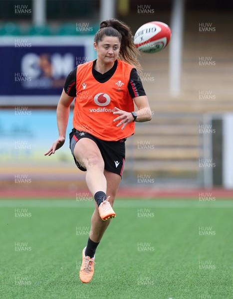 280923 - Wales Women Rugby Training Session - Robyn Wilkins during a training session ahead of the match against USA at Stadium CSM