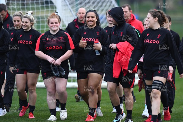 290322 - Wales Women Rugby Training - Cara Hope and Sisilia Tuipulotu during training