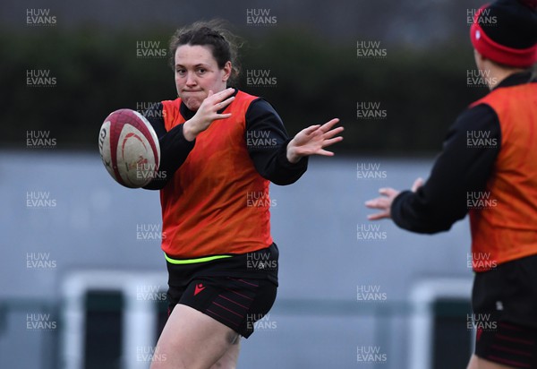 290322 - Wales Women Rugby Training - Cerys Hale during training