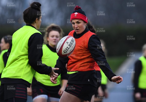 290322 - Wales Women Rugby Training - Siwan Lillicrap during training