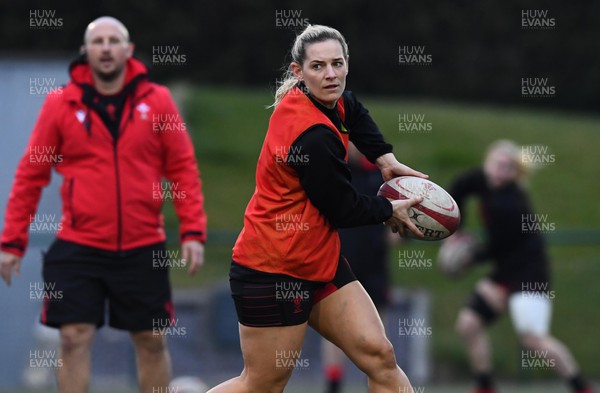 290322 - Wales Women Rugby Training - Kerin Lake during training