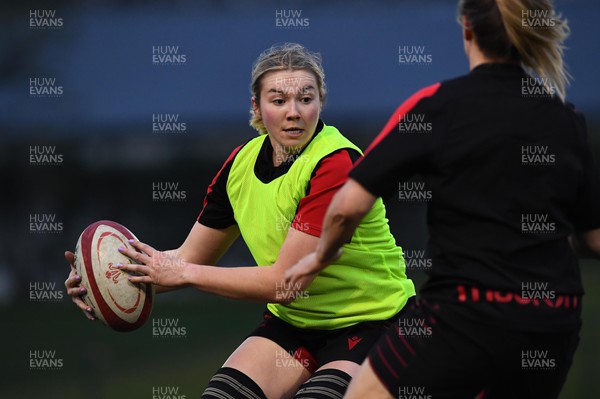 290322 - Wales Women Rugby Training - Liliana Podpadec during training