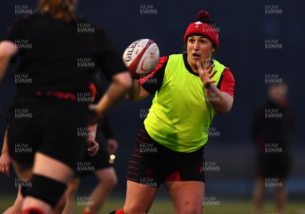 290322 - Wales Women Rugby Training - Siwan Lillicrap during training