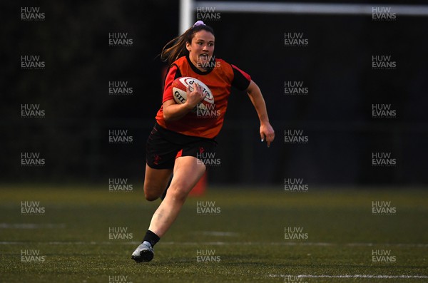 290322 - Wales Women Rugby Training - Kayleigh Powell during training