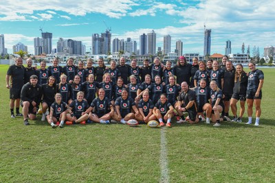 290725 - Wales Women Rugby Training at The Southport School - The Wales Women’s rugby squad and management pose up for a photograph after a training session ahead of the second test against Australia