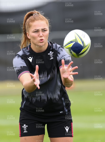 121022 - Wales Women Rugby Training Session - Wales’ Niamh Terry during a training session ahead of their Women’s Rugby World Cup match against New Zealand