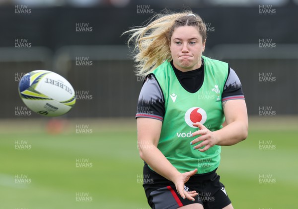 121022 - Wales Women Rugby Training Session - Wales’ Gwen Crabb during a training session ahead of their Women’s Rugby World Cup match against New Zealand