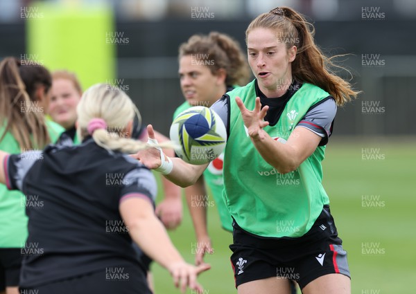 121022 - Wales Women Rugby Training Session - Wales’ Lisa Neumann during a training session ahead of their Women’s Rugby World Cup match against New Zealand