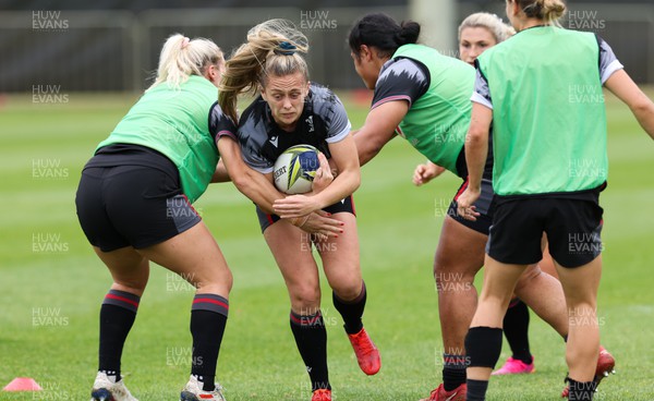 121022 - Wales Women Rugby Training Session - Wales’ Hannah Jones during a training session ahead of their Women’s Rugby World Cup match against New Zealand