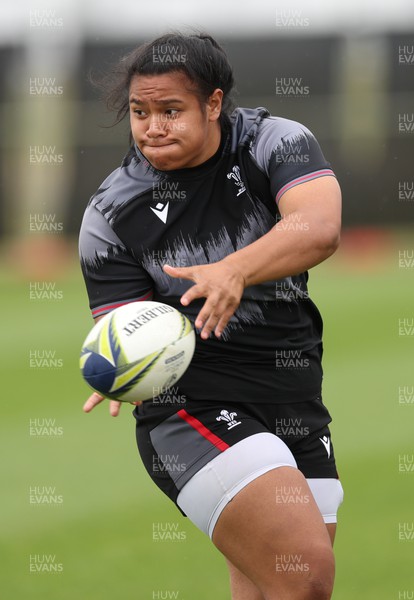 141022 - Wales Women Rugby Training Session - Wales’ Sisilia Tuipulotu during training ahead of the Women’s Rugby World Cup match against New Zealand