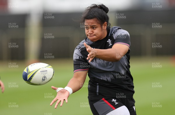 141022 - Wales Women Rugby Training Session - Wales’ Sisilia Tuipulotu during training ahead of the Women’s Rugby World Cup match against New Zealand